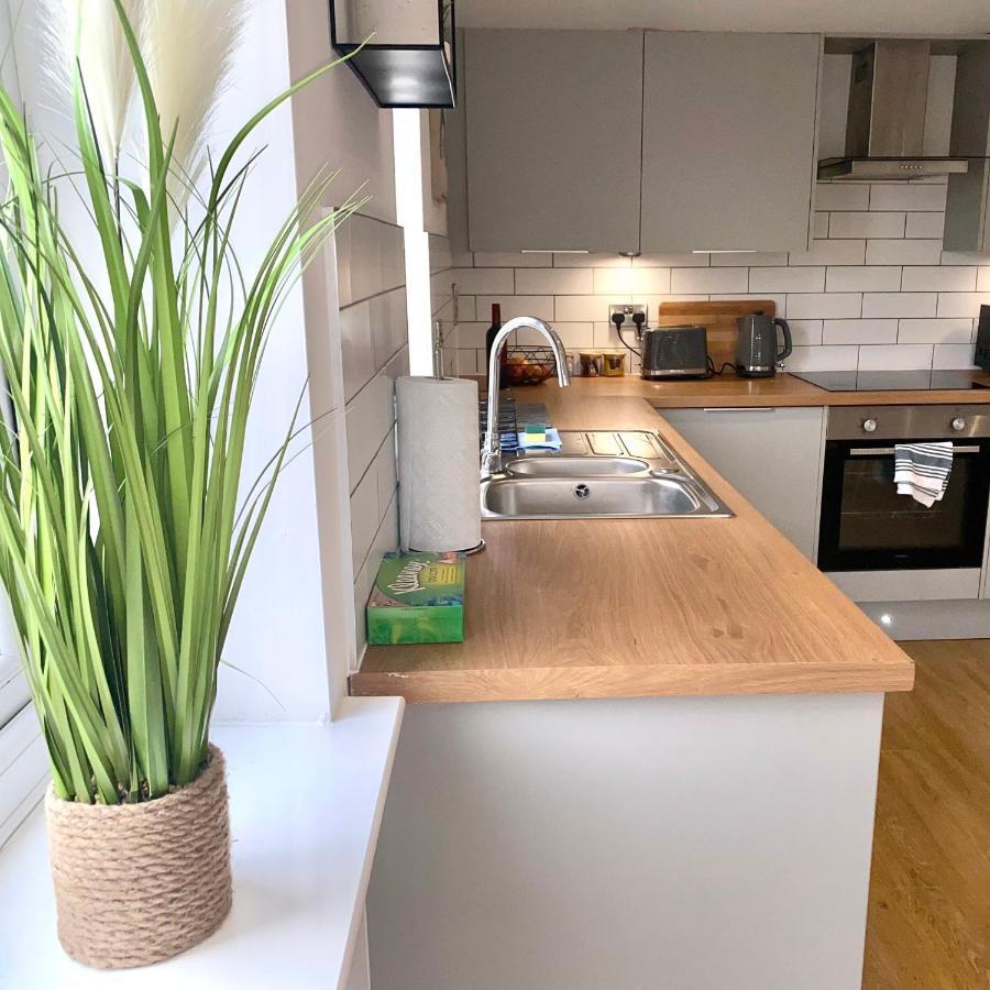 Modern 2 Bed Apartment/Free Parking/Near City/Self-Check In Handsworth 외부 사진