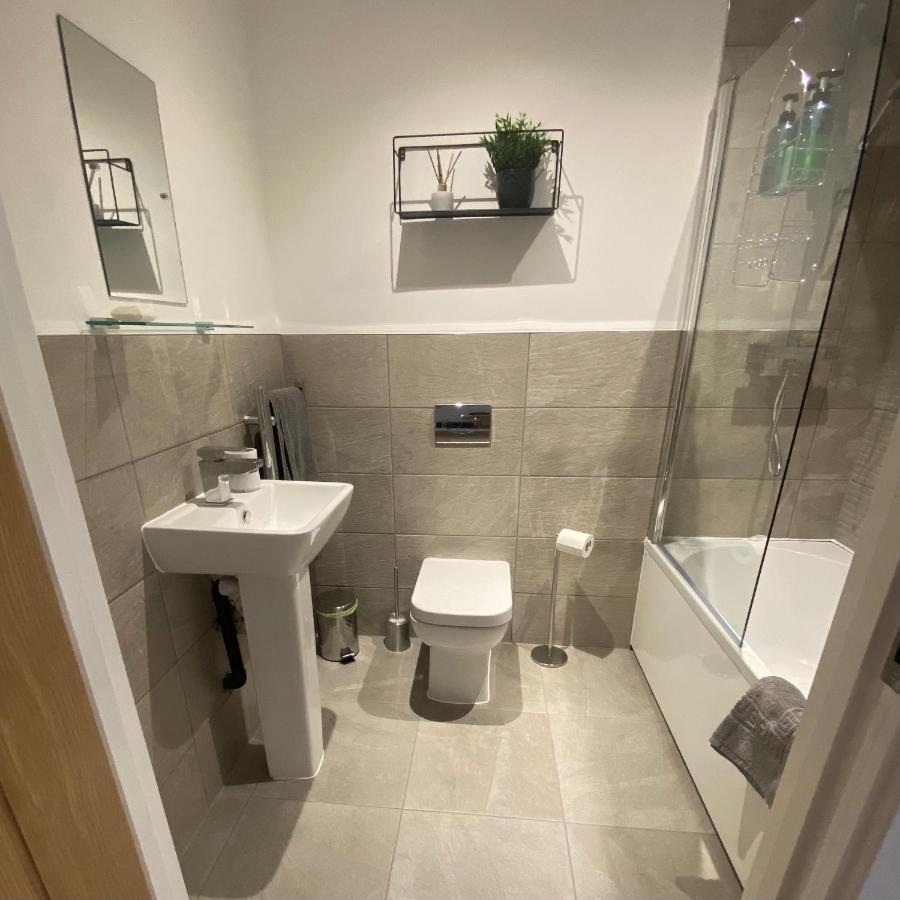 Modern 2 Bed Apartment/Free Parking/Near City/Self-Check In Handsworth 외부 사진