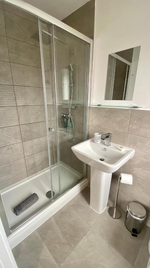 Modern 2 Bed Apartment/Free Parking/Near City/Self-Check In Handsworth 외부 사진