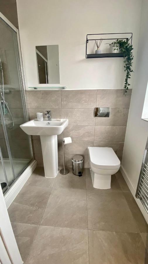 Modern 2 Bed Apartment/Free Parking/Near City/Self-Check In Handsworth 외부 사진
